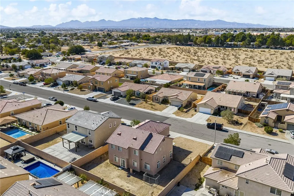 13011 Whispering Creek, Victorville, California 92395 home-pic-46