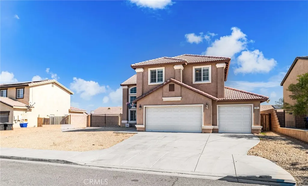 13011 Whispering Creek, Victorville, California 92395 home-pic-2