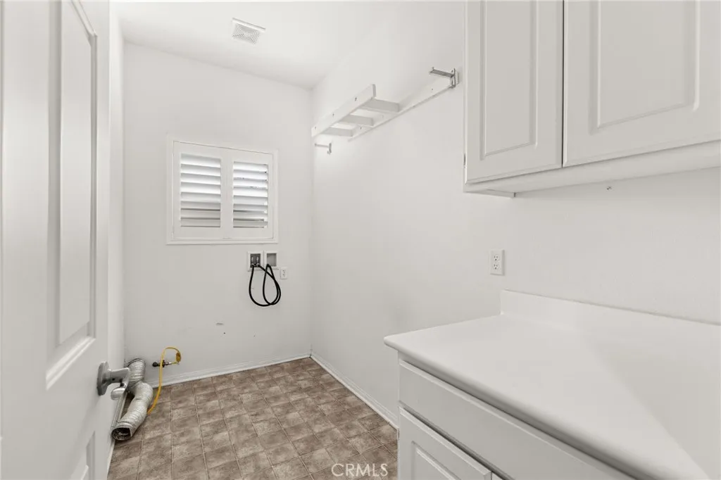 13011 Whispering Creek, Victorville, California 92395 home-pic-17