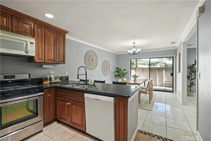 23542 Newhall Avenue 5, Newhall, California 91321