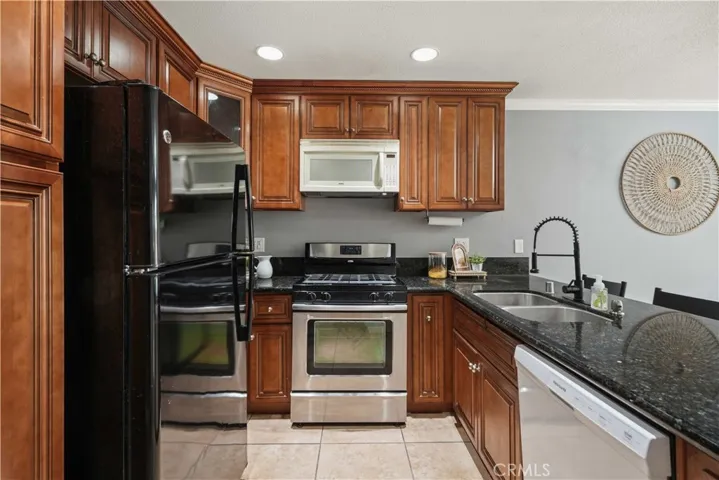 23542 Newhall Avenue 5, Newhall, California 91321