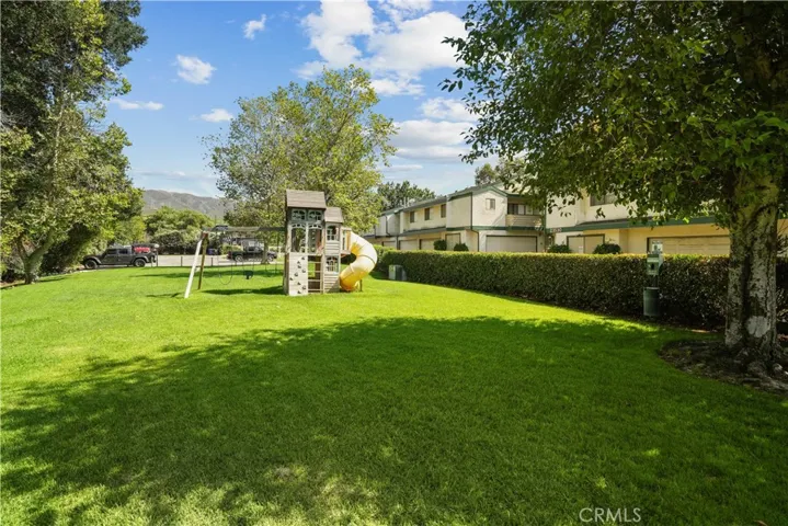 23542 Newhall Avenue 5, Newhall, California 91321