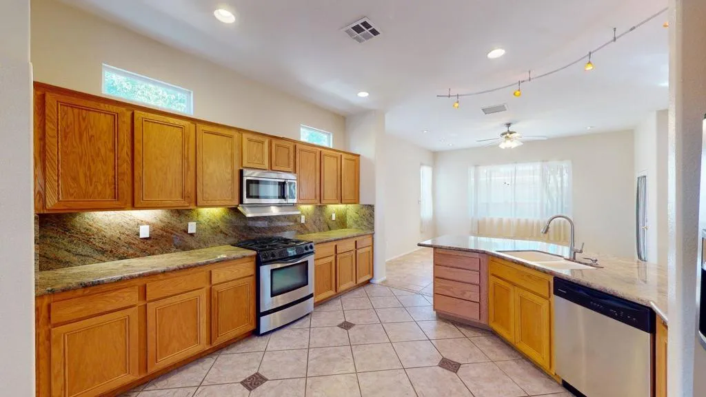 1123 E Circulo San Sorrento Road, Palm Springs, California 92262 home-pic-23