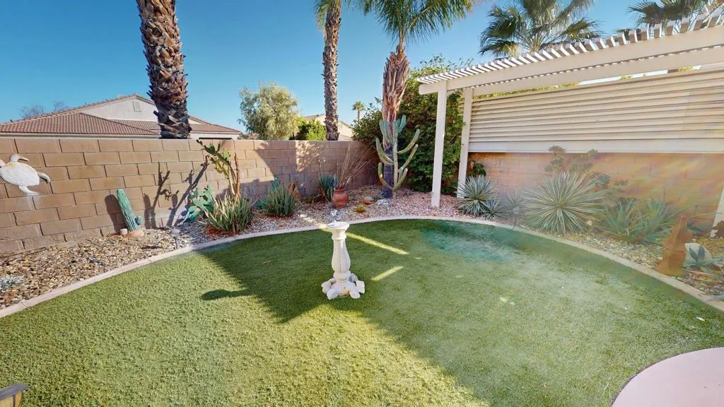 1123 E Circulo San Sorrento Road, Palm Springs, California 92262 home-pic-54