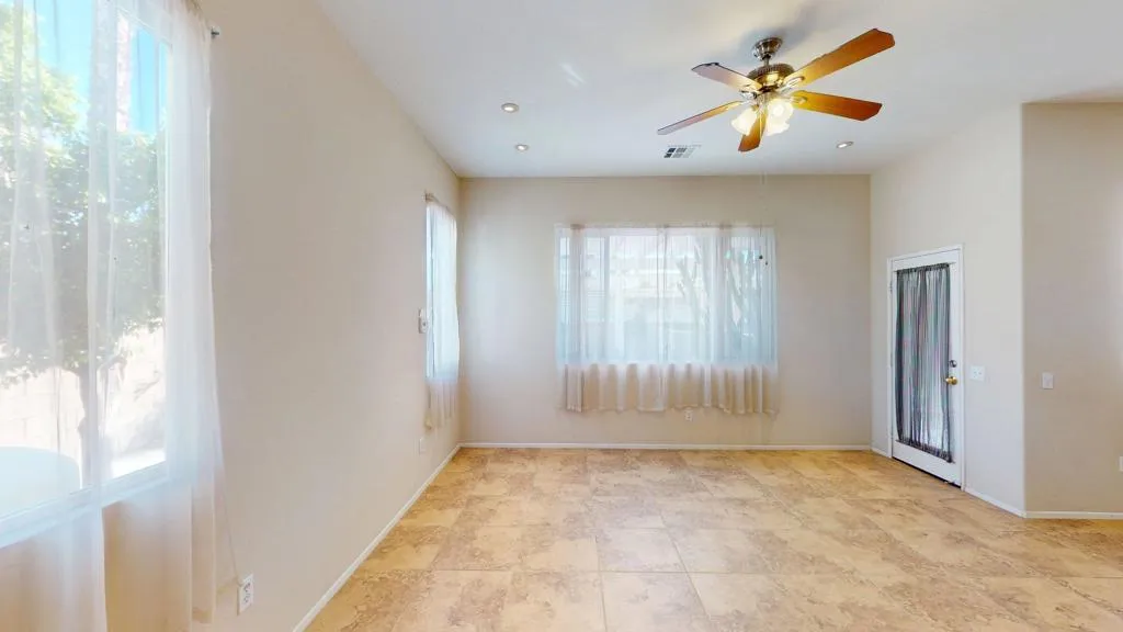 1123 E Circulo San Sorrento Road, Palm Springs, California 92262 home-pic-26