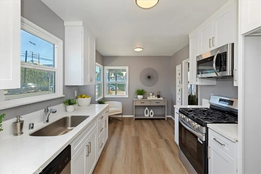 1905 W 115th, Los Angeles, California 90047 home-pic-14
