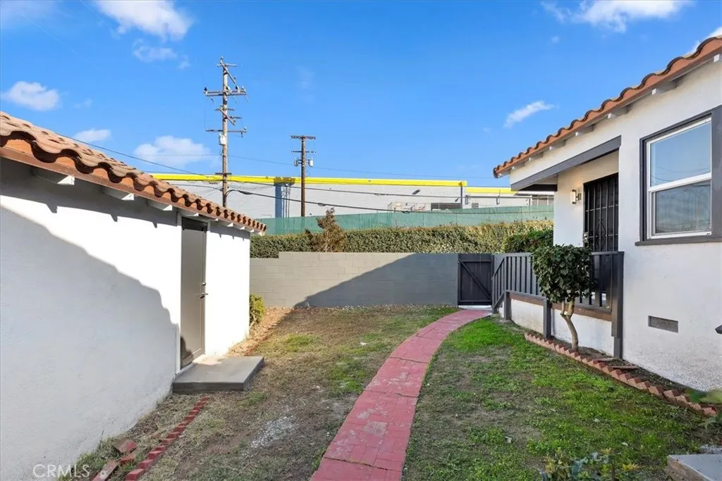 1905 W 115th, Los Angeles, California 90047 home-pic-33