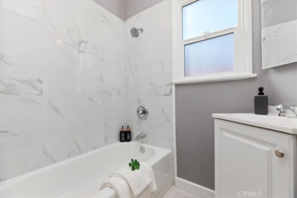 1905 W 115th, Los Angeles, California 90047 home-pic-26
