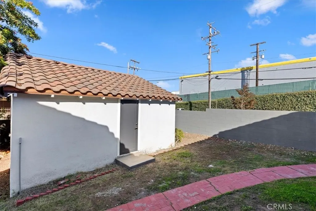 1905 W 115th, Los Angeles, California 90047 home-pic-35