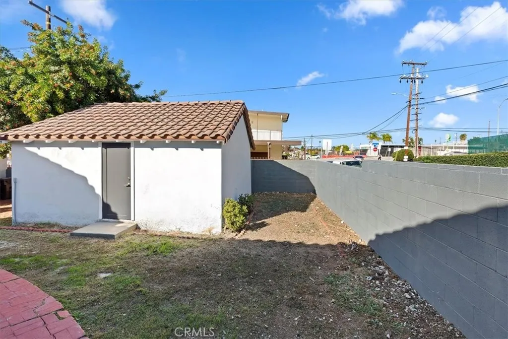 1905 W 115th, Los Angeles, California 90047 home-pic-36