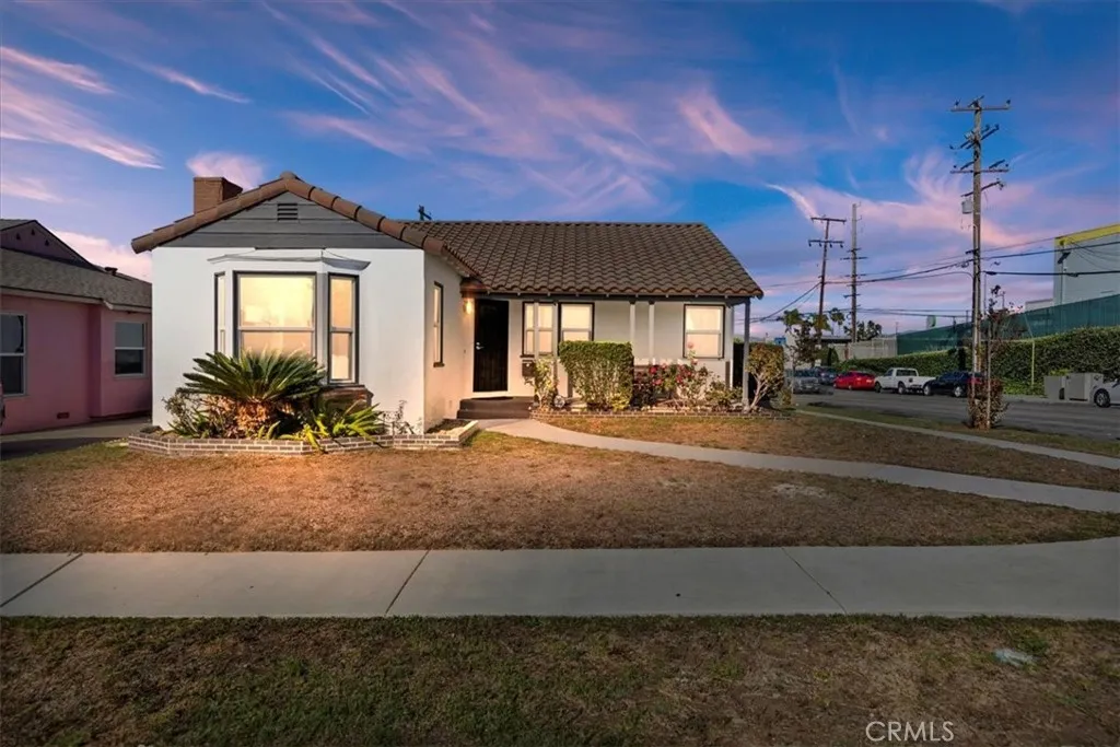 1905 W 115th, Los Angeles, California 90047 home-pic-0