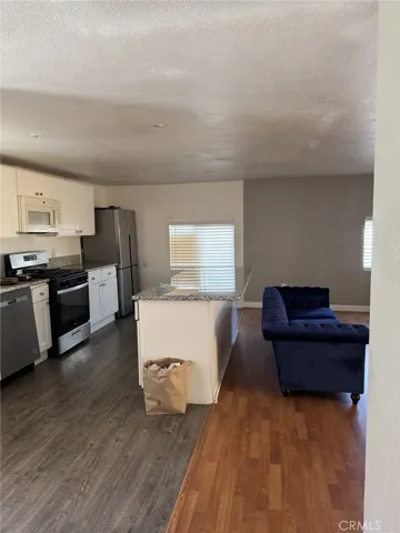 13959 Victoria, Victorville, California 92395