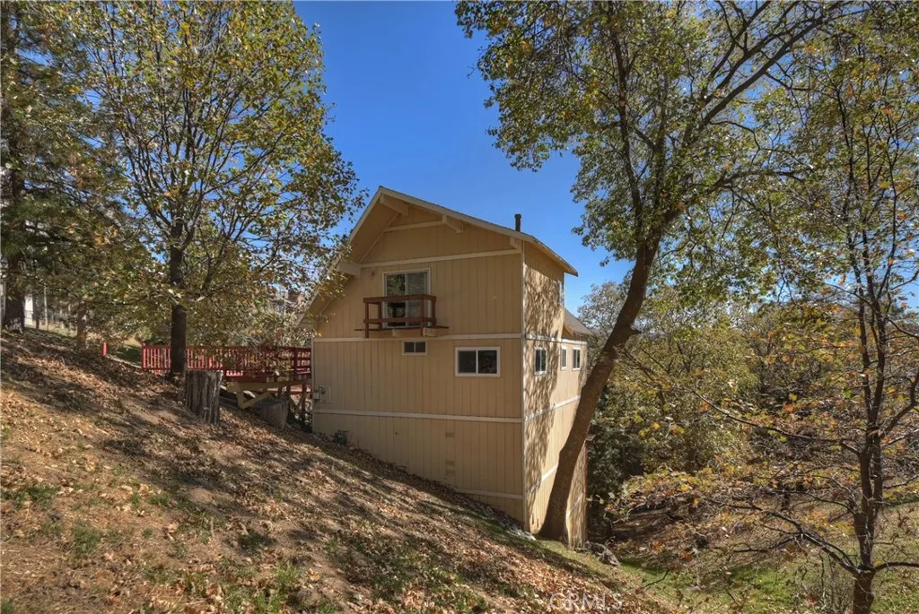 27721 St Bernard Lane, Lake Arrowhead, California 92352 home-pic-34
