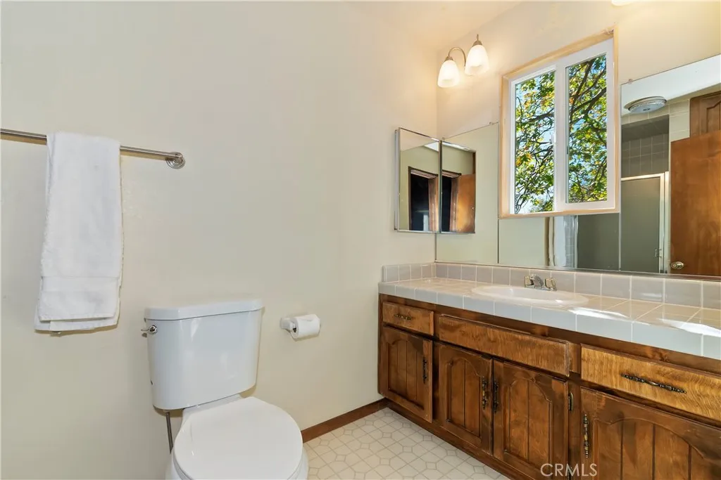 27721 St Bernard Lane, Lake Arrowhead, California 92352 home-pic-32