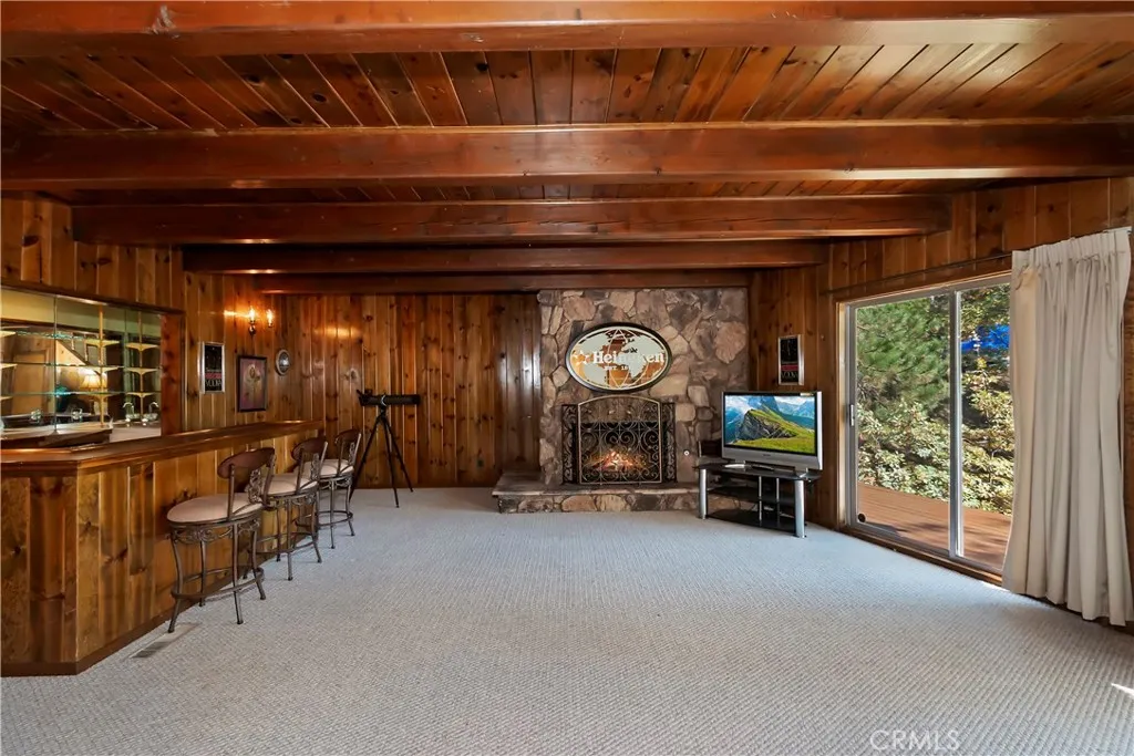27721 St Bernard Lane, Lake Arrowhead, California 92352 home-pic-5