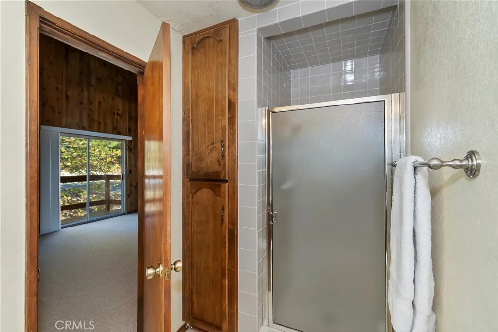 27721 St Bernard Lane, Lake Arrowhead, California 92352 home-pic-33