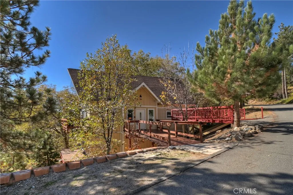 27721 St Bernard Lane, Lake Arrowhead, California 92352 home-pic-7
