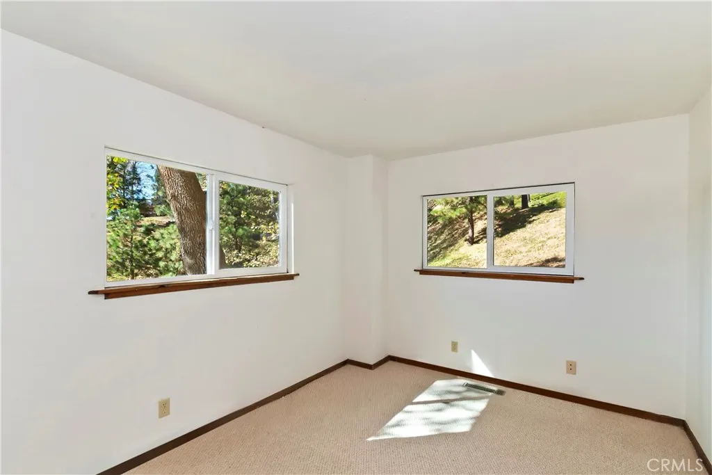 27721 St Bernard Lane, Lake Arrowhead, California 92352 home-pic-20