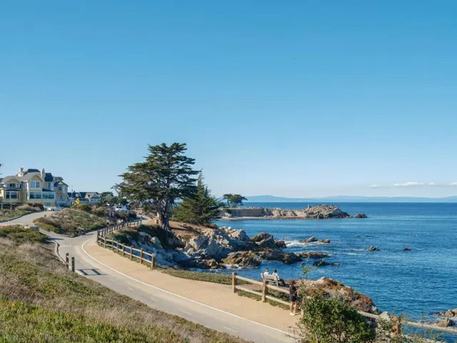 113 14th Street, Pacific Grove, California 93950