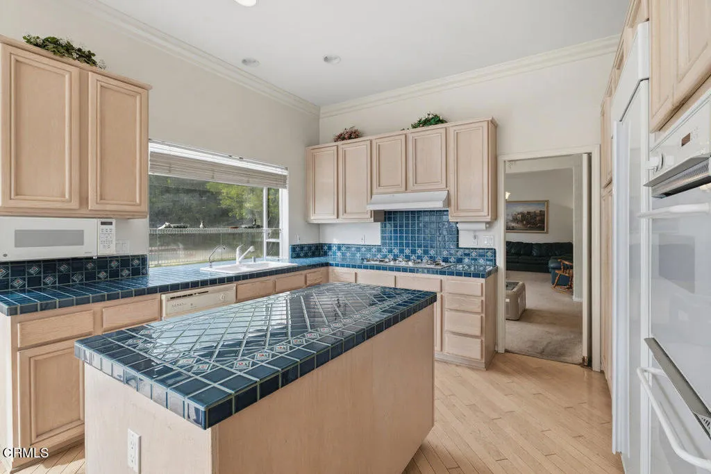 1251 Via Latina Drive, Camarillo, California 93012 home-pic-21
