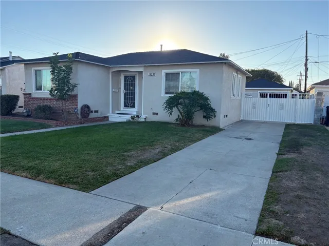 front showing driveway