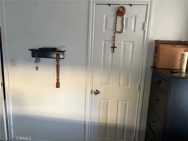 Closet bedroom 1