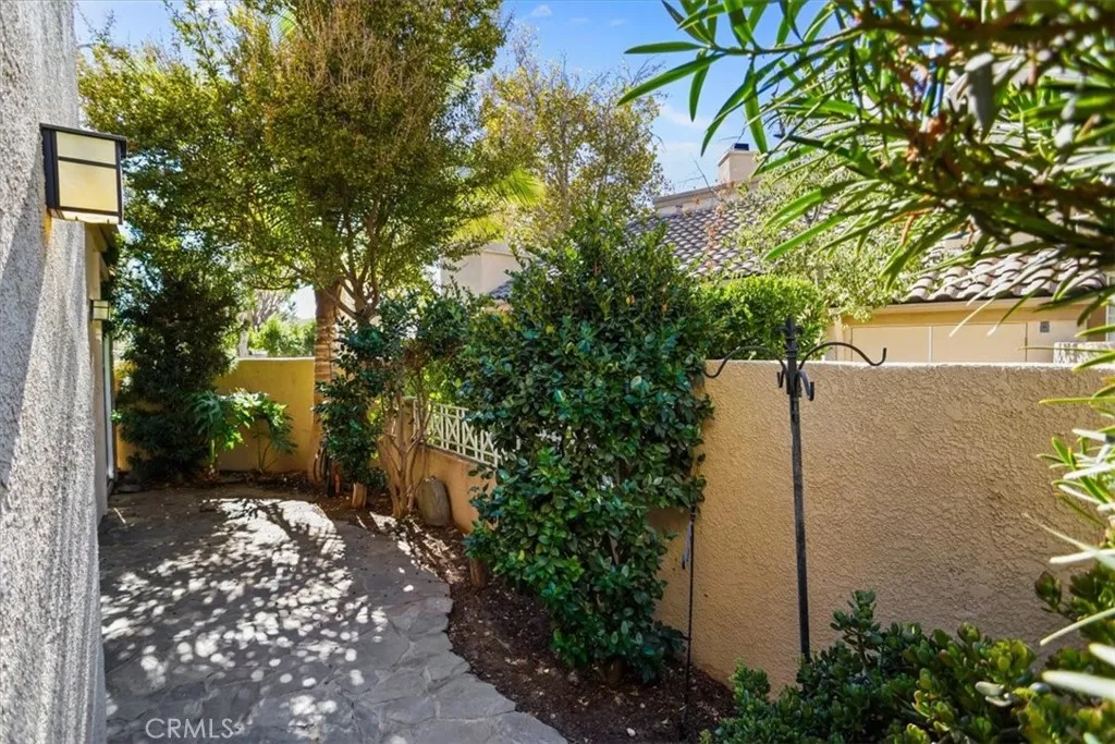 23609 Del Monte Drive 301, Valencia, California 91355 home-pic-1