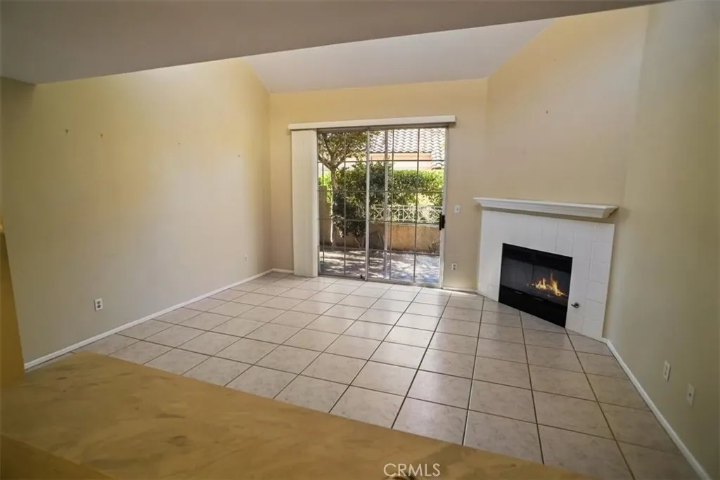 23609 Del Monte Drive 301, Valencia, California 91355 home-pic-3