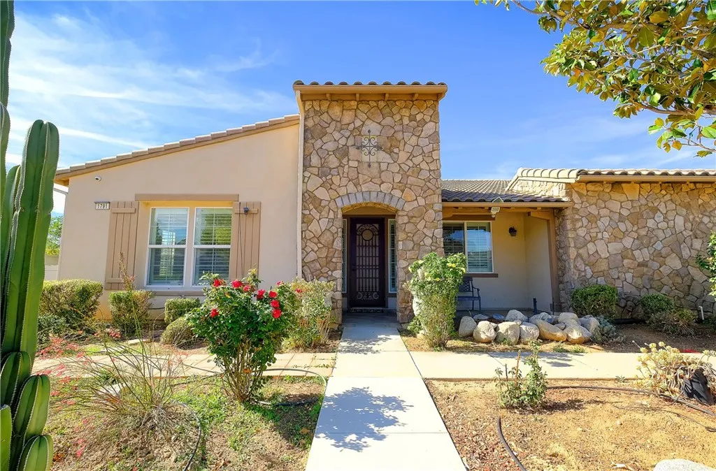 1791 Hannon, Cherry Valley, California 92223 home-pic-1