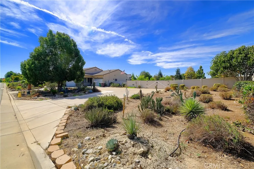 1791 Hannon, Cherry Valley, California 92223 home-pic-3