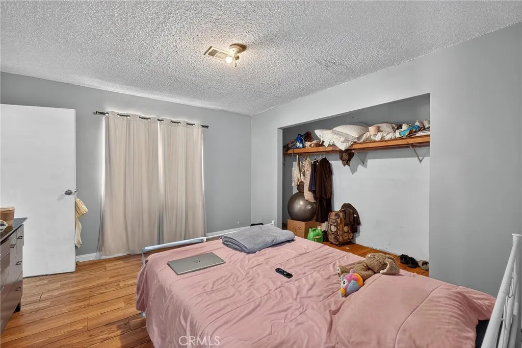 1139 E 82nd, Los Angeles, California 90001 home-pic-20