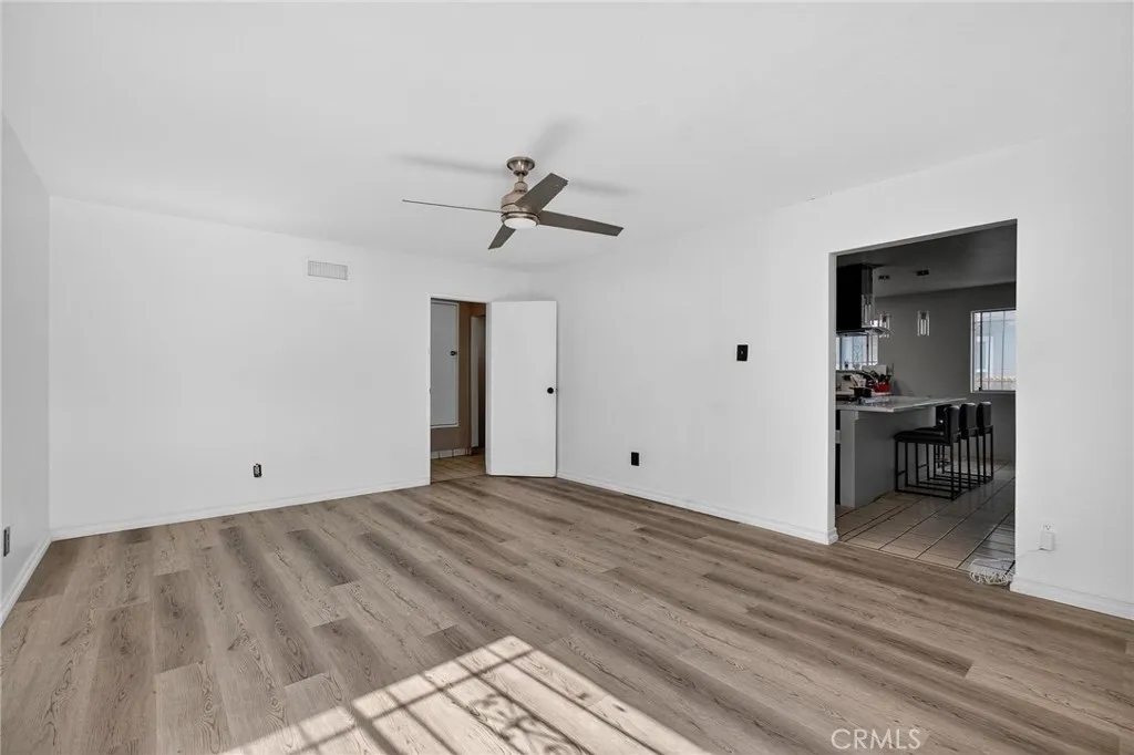 1139 E 82nd, Los Angeles, California 90001 home-pic-13