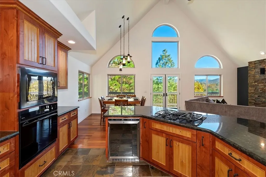 1214 Portillo, Lake Arrowhead, California 92352 home-pic-17
