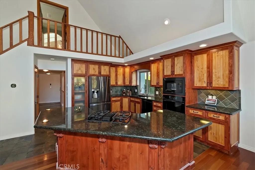 1214 Portillo, Lake Arrowhead, California 92352 home-pic-21