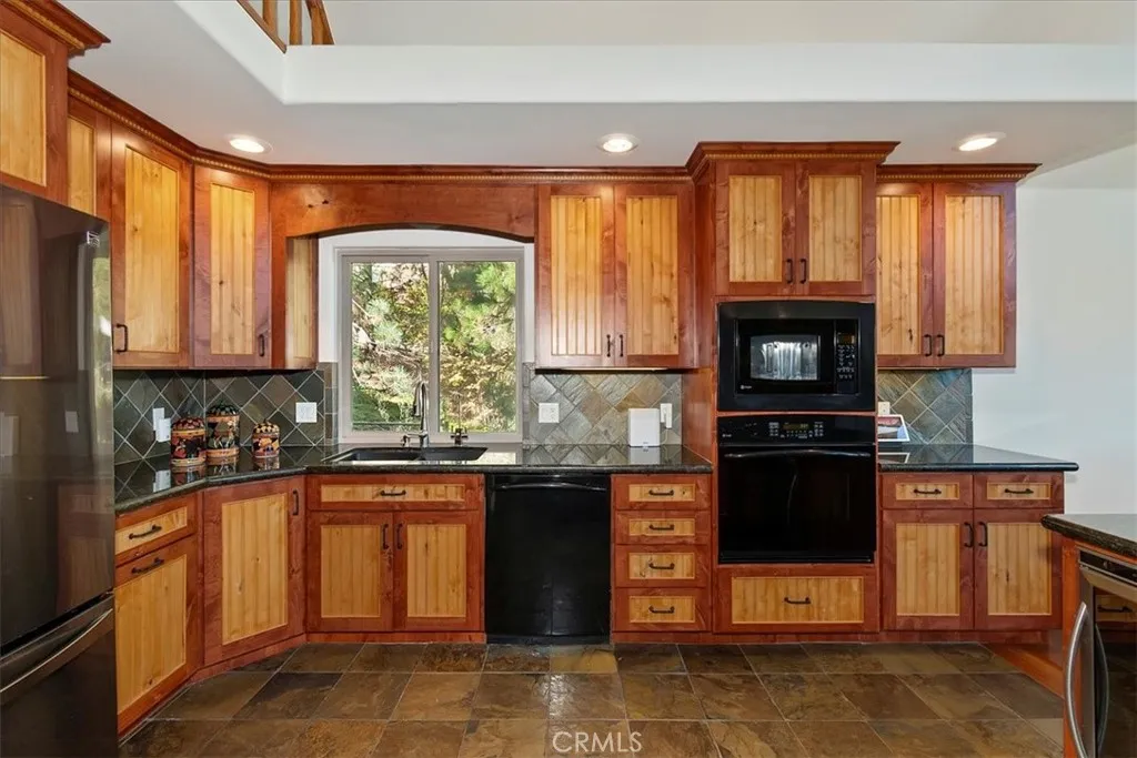 1214 Portillo, Lake Arrowhead, California 92352 home-pic-19