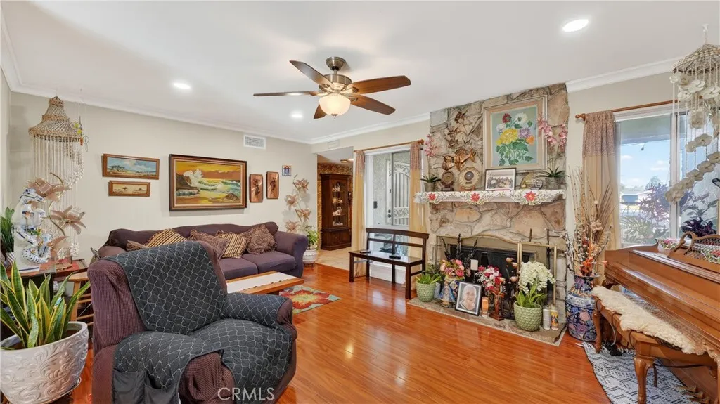 9190 Poppy Circle, Westminster, California 92683 home-pic-6