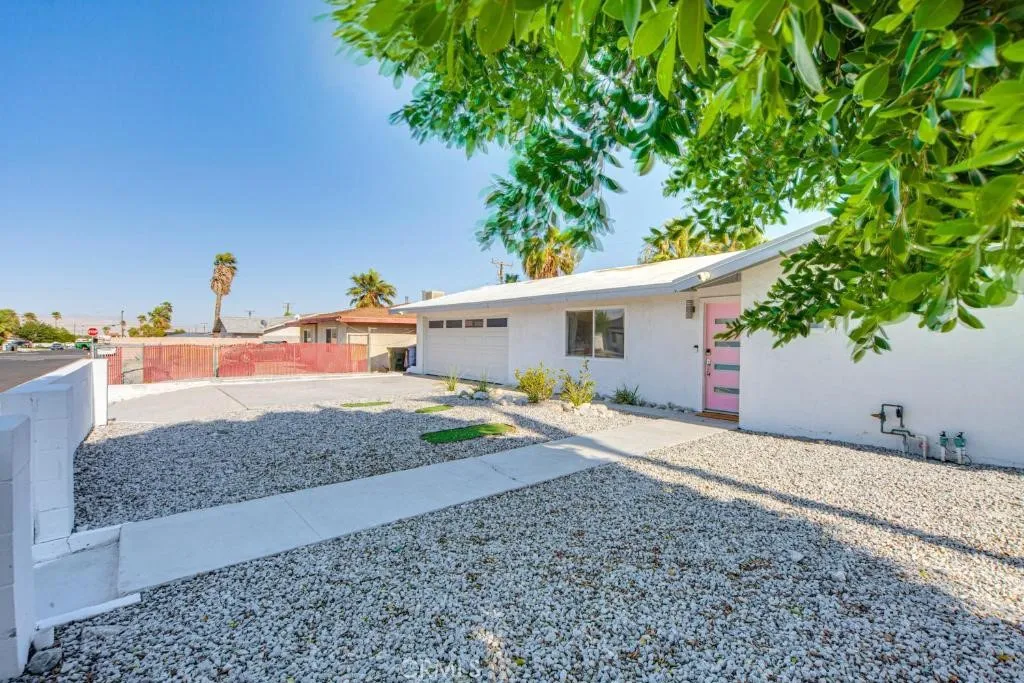 431 W Avenida Cerca, Palm Springs, California 92262 home-pic-1
