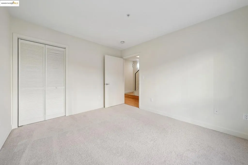 485 W Macarthur Blvd 407, Oakland, California 94609 home-pic-20