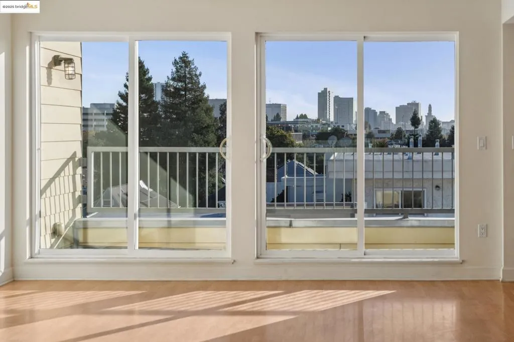 485 W Macarthur Blvd 407, Oakland, California 94609 home-pic-11