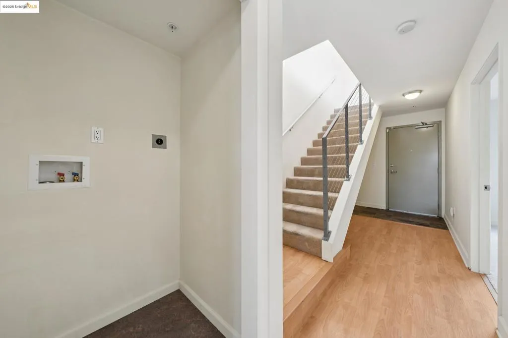 485 W Macarthur Blvd 407, Oakland, California 94609 home-pic-17