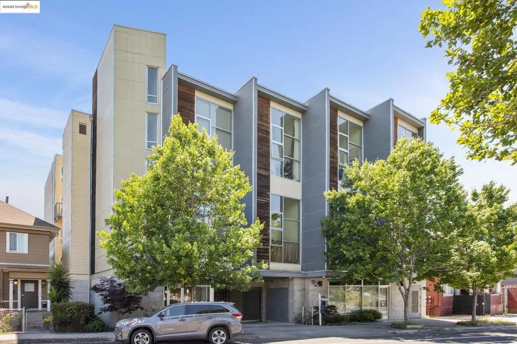 485 W Macarthur Blvd 407, Oakland, California 94609 home-pic-25