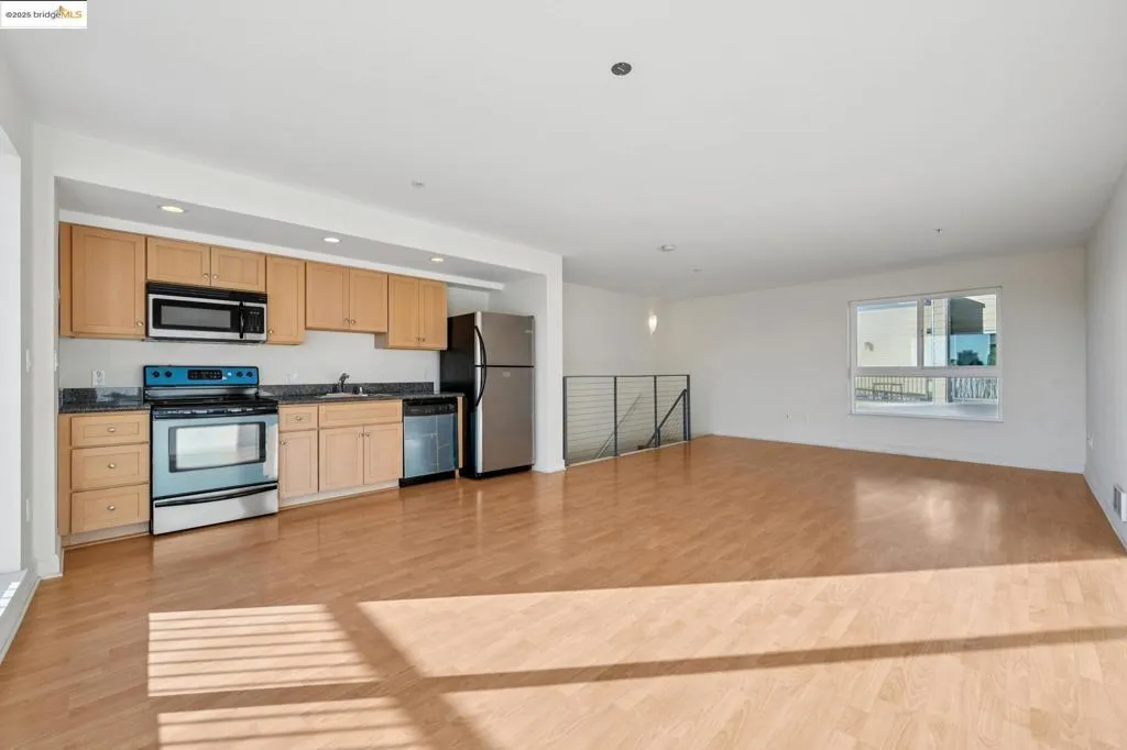 485 W Macarthur Blvd 407, Oakland, California 94609 home-pic-7