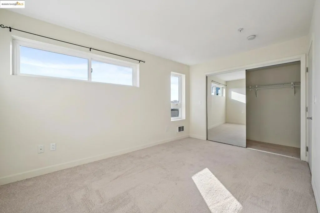 485 W Macarthur Blvd 407, Oakland, California 94609 home-pic-24