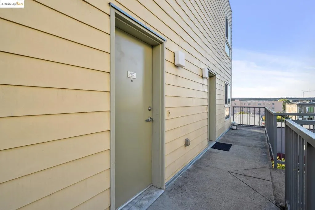 485 W Macarthur Blvd 407, Oakland, California 94609 home-pic-3