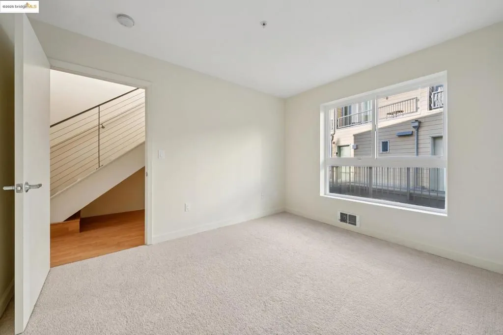 485 W Macarthur Blvd 407, Oakland, California 94609 home-pic-19