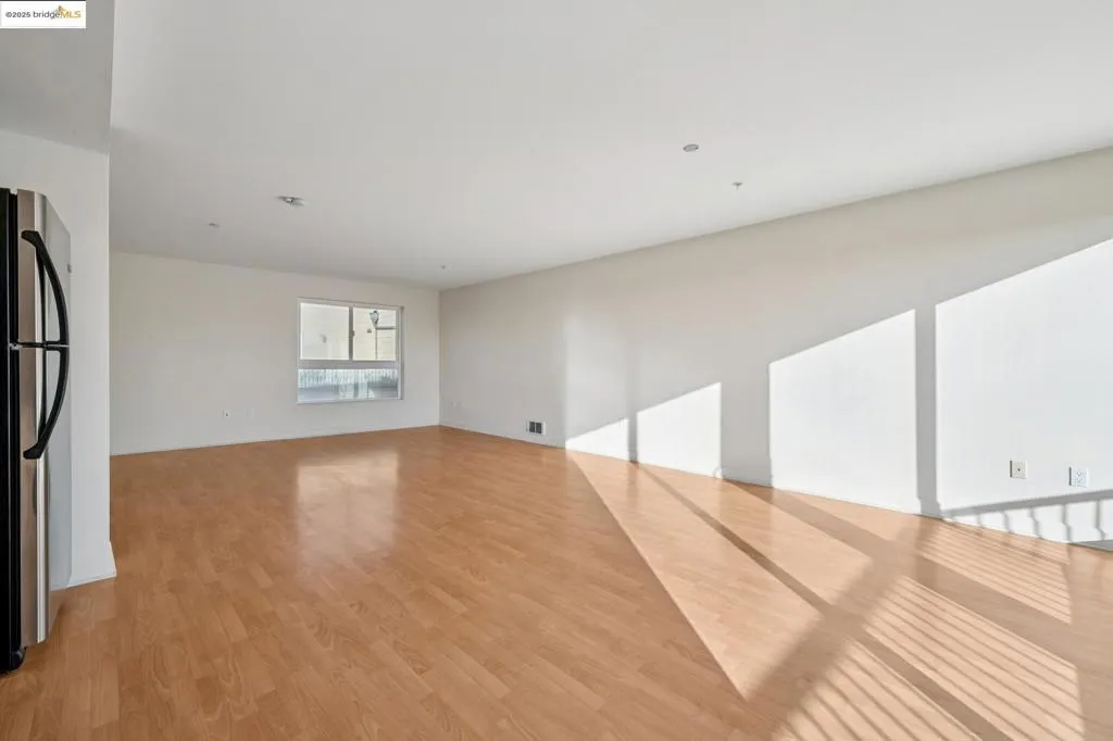 485 W Macarthur Blvd 407, Oakland, California 94609 home-pic-8