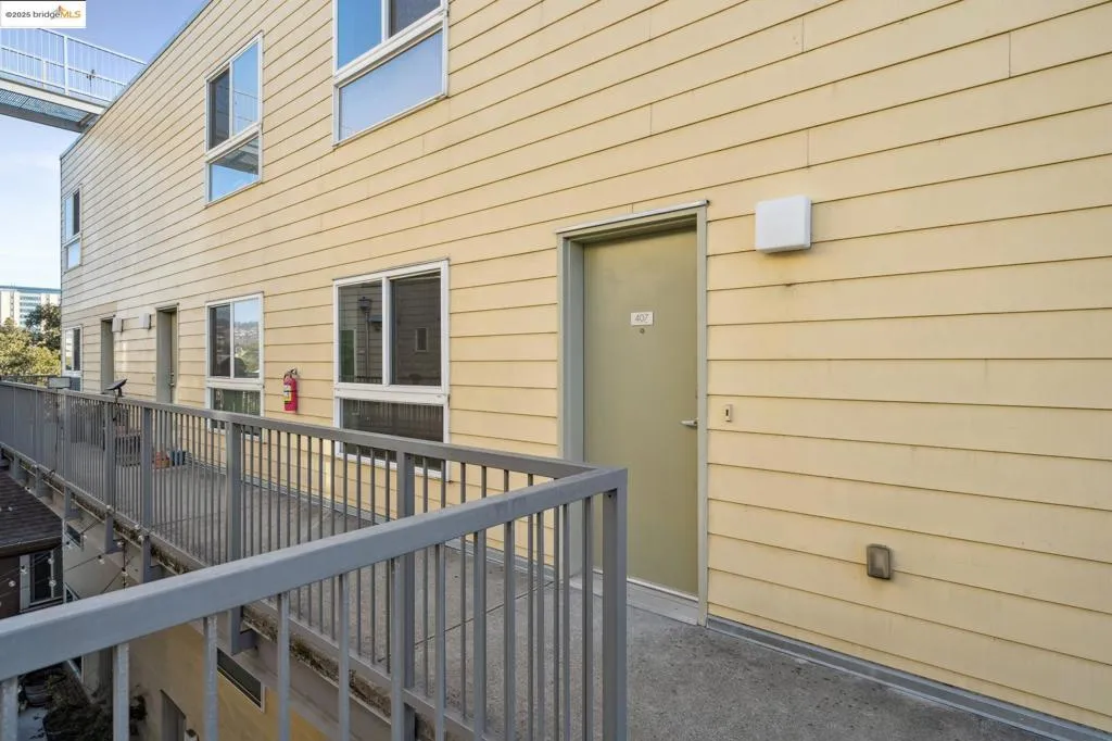 485 W Macarthur Blvd 407, Oakland, California 94609 home-pic-15