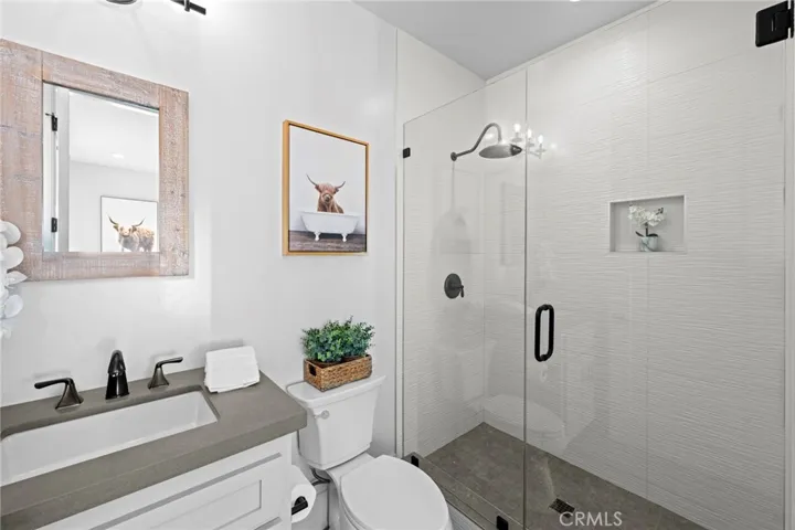 Main Floor Bedroom/Bath