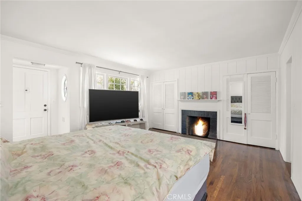10366 Ashton Avenue, Los Angeles, California 90024 home-pic-10
