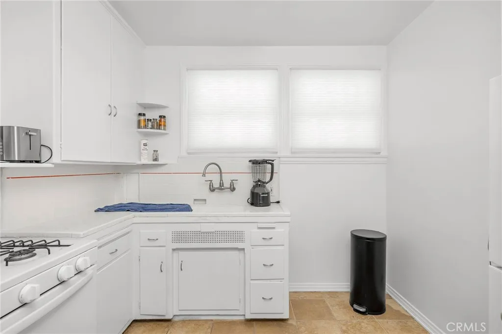 10366 Ashton Avenue, Los Angeles, California 90024 home-pic-15